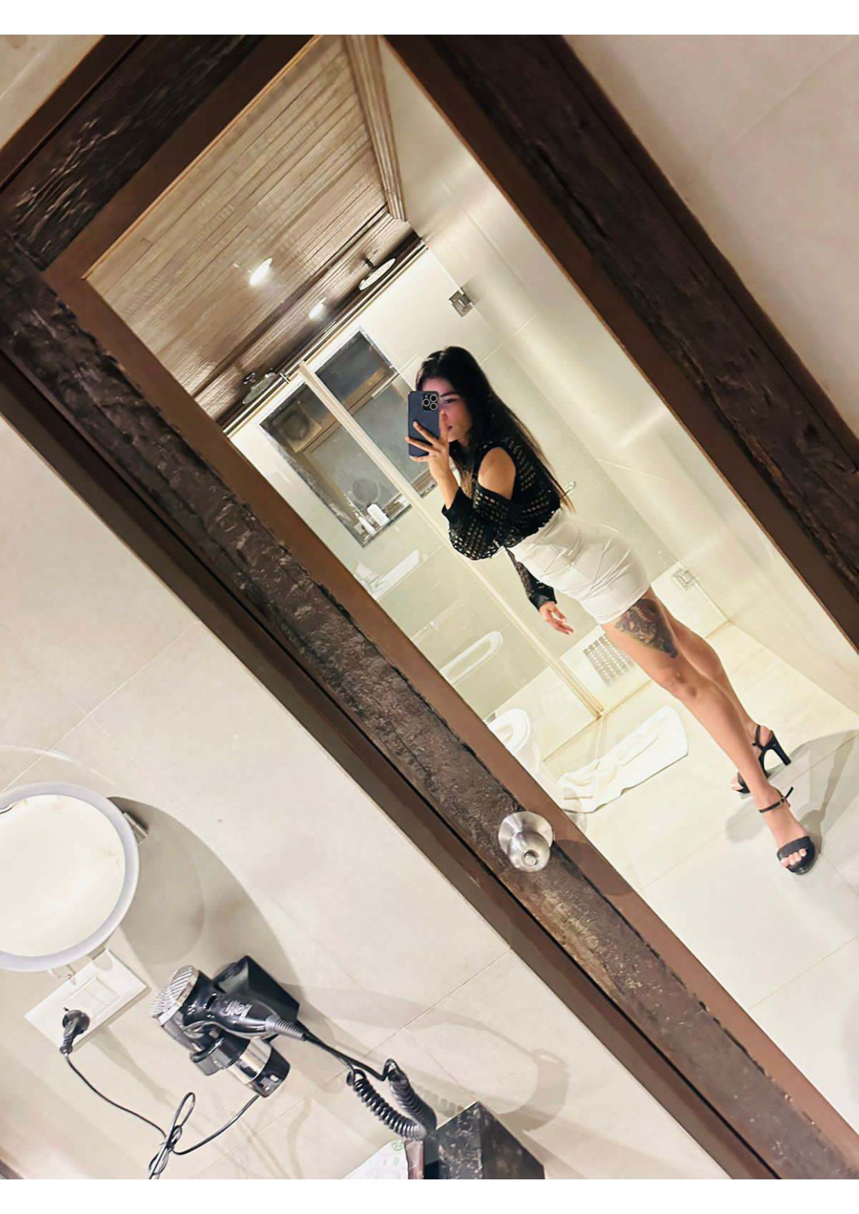 /storage/photos/1/Vichuthra-kingfisher-girl/KINGFISHER CALENDAR GIRL_page-0008.jpg